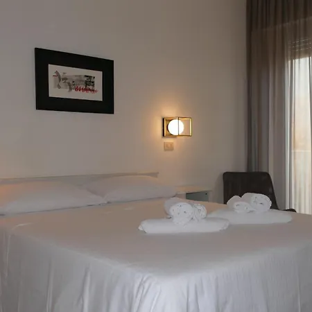 Hotel Spring-2